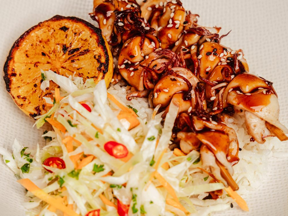 Grilled Calamari with Garlic Sauce